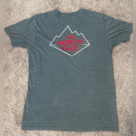 The North Face Men's T-Shirt medium slim fit - Picture 3 of 3